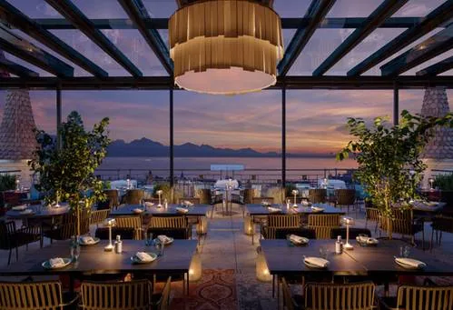 Royal Savoy Lausanne — Social Media Marketing